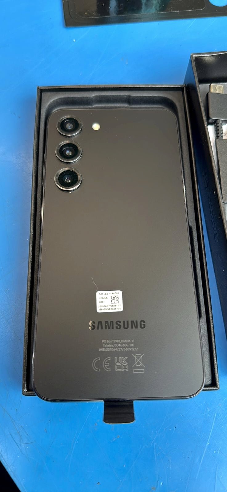 A Samsung Galaxy in its box